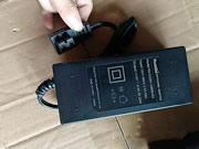 Makita 13.8V 6.9A 95.22W筆電變壓器，副廠/原廠筆電電源供應器，接頭規格-